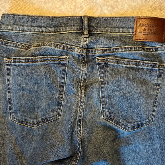 Abercrombie & Fitch Men's Signature Stretch Athletic Straight Jean - Picture 8 of 11